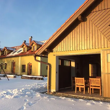 Dum C. 35 V Ceskem Raji Apartament *