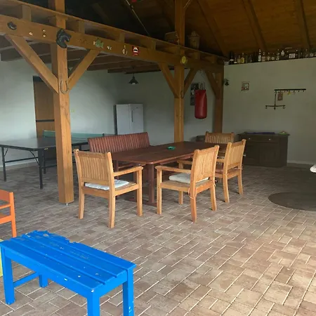 Dum C. 35 V Ceskem Raji Apartament