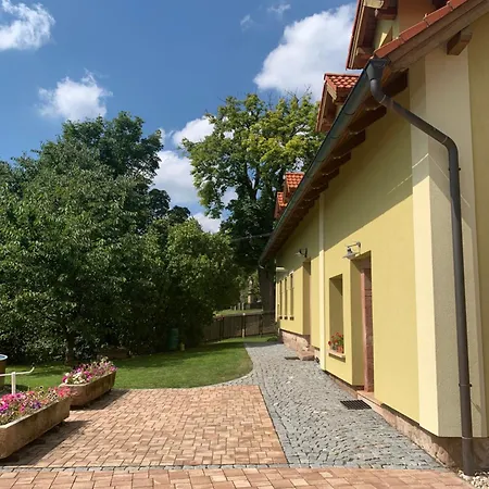 Dum C. 35 V Ceskem Raji Apartament *
